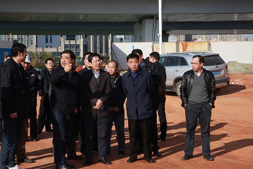 副市長(zhǎng)宋鈾一行調(diào)研我司昌南大道、洪都大道快速路改造項(xiàng)目