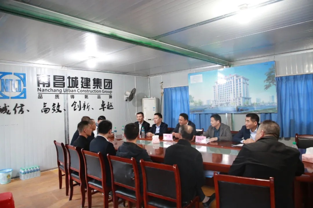 南昌城投集團人武部開展傳承軍人精神，做集團建設(shè)發(fā)展的“排頭兵”座談會