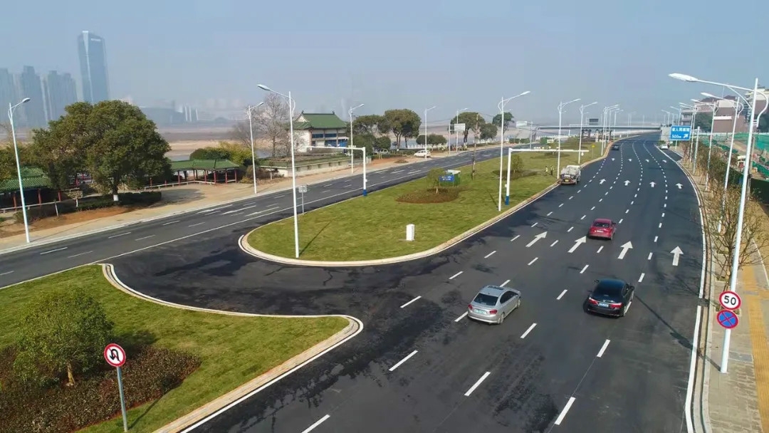 “不堵車了，通過時間至少縮短了三分之二” 沿江中北大道提升改造（一期）工程主線通車方便市民出行